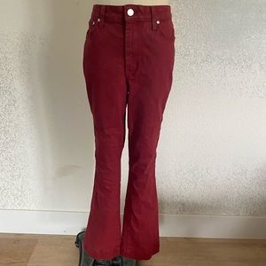 Nine West women’s jeans size 8. Burgundy Kick Flare.